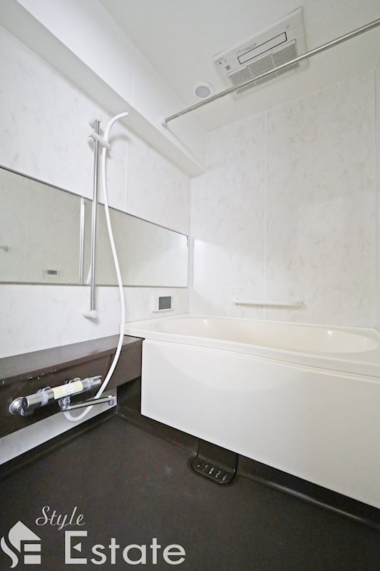 バス・シャワールーム　バスルーム・浴室乾燥暖房機能・TVモニター付き