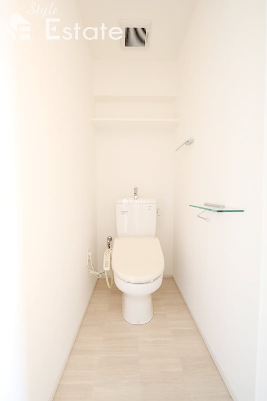 トイレ　便座温水洗浄機能付き