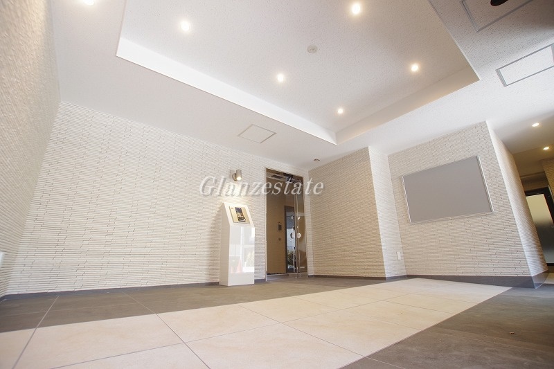 エントランス　落ち着いたエントランスです