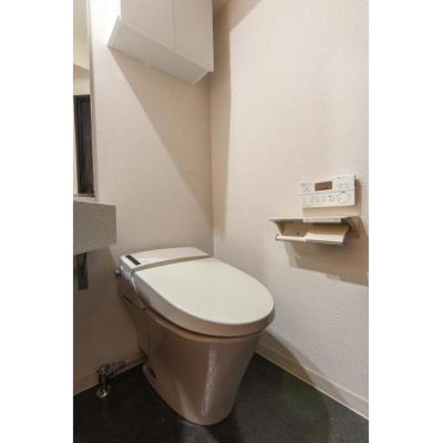 トイレ　※写真は同タイプ住戸です。