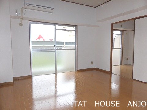 居室・リビング　参考写真１-C