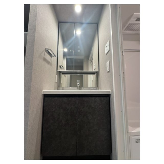 洗面設備　コンパクトで使いやすい洗面所