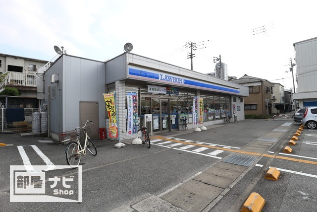 コンビニ　ローソン高知旭町店（コンビニ）まで615m