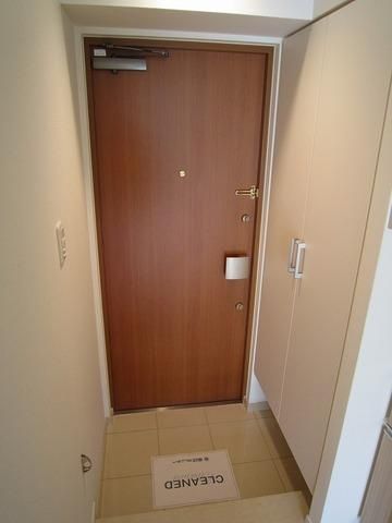 玄関　★下駄箱付き玄関★