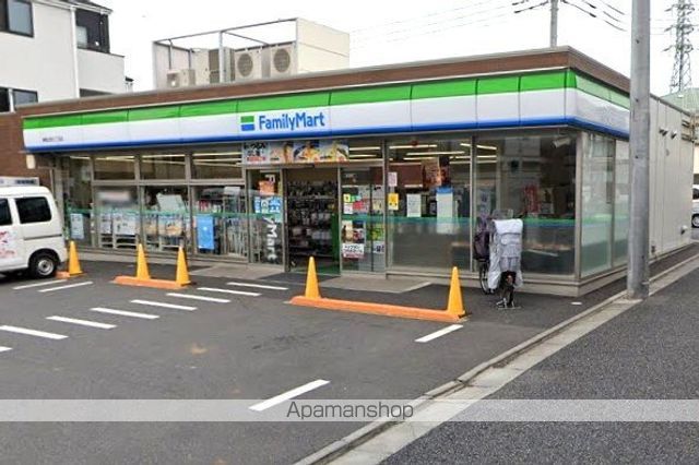 コンビニ　ファミリーマート（コンビニ）まで220m