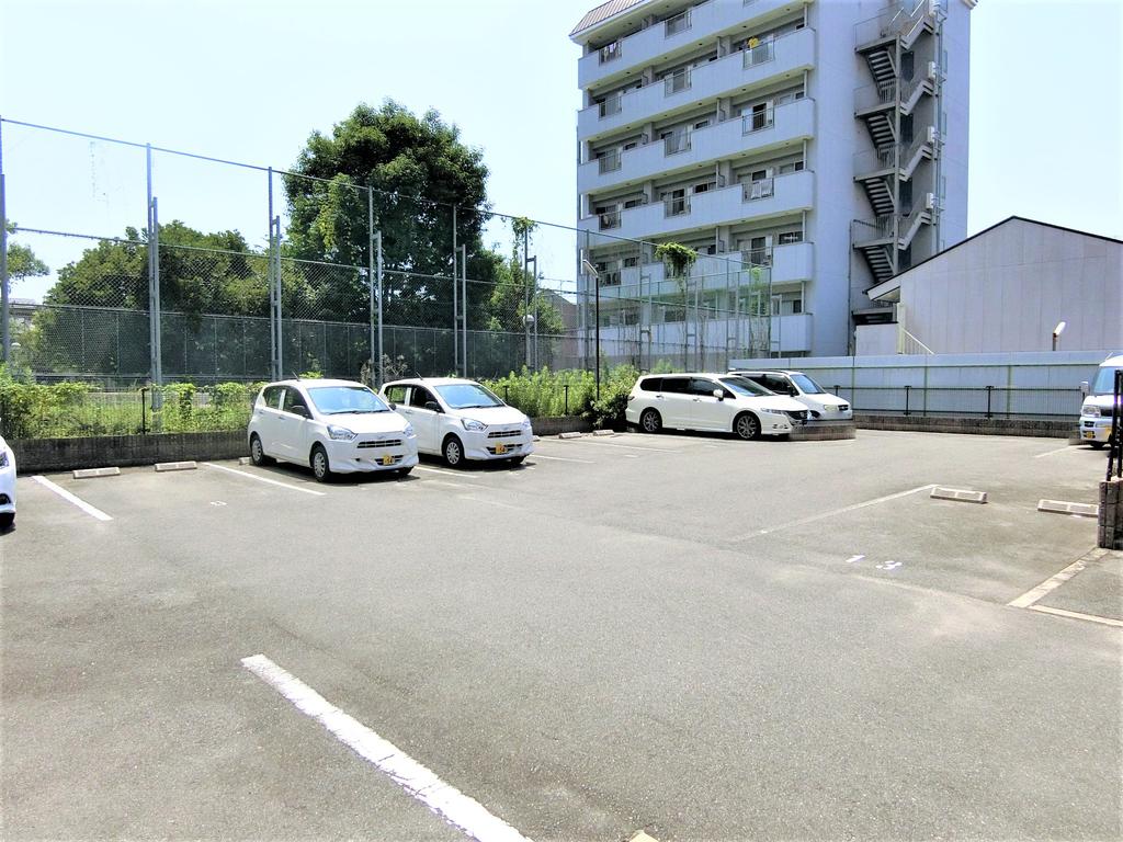 駐車場　敷地内駐車場完備です☆