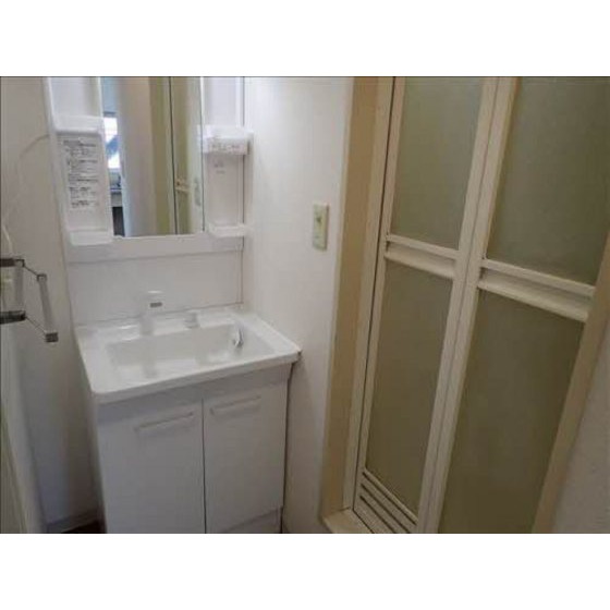 洗面設備　シャワー付き洗面台