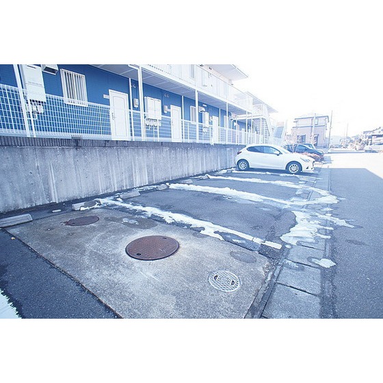 駐車場　１台込み無料です。