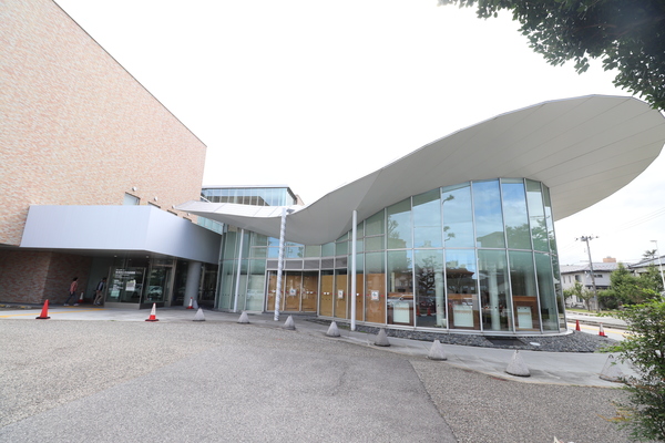 図書館　事業創造大学院大学図書館（図書館）まで139m