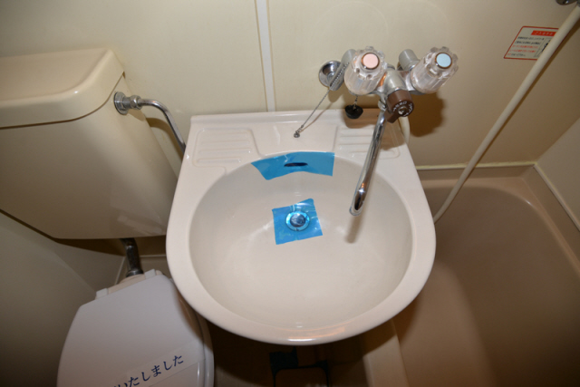 洗面設備　写真は同マンションの別のお部屋のものです