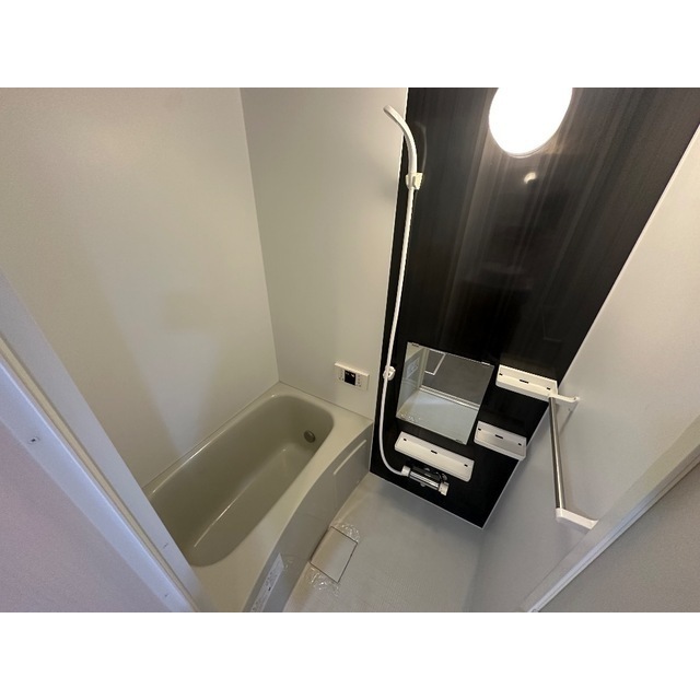 バス・シャワールーム　落ち着いた空間のお風呂です