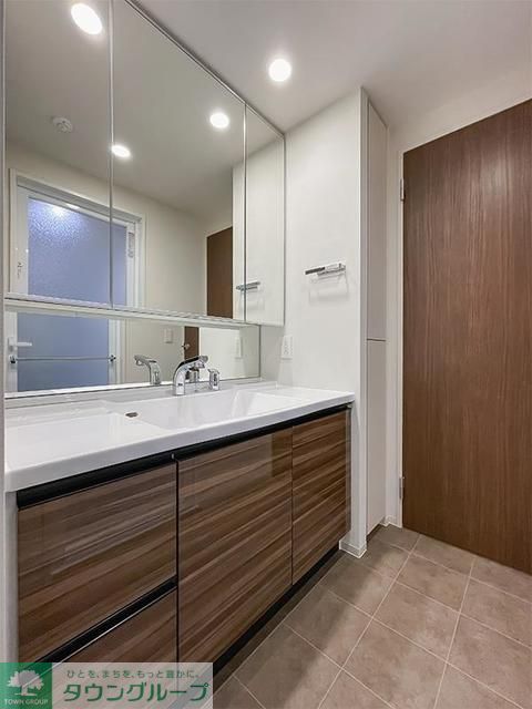 洗面設備　※写真は同タイプ住戸です。