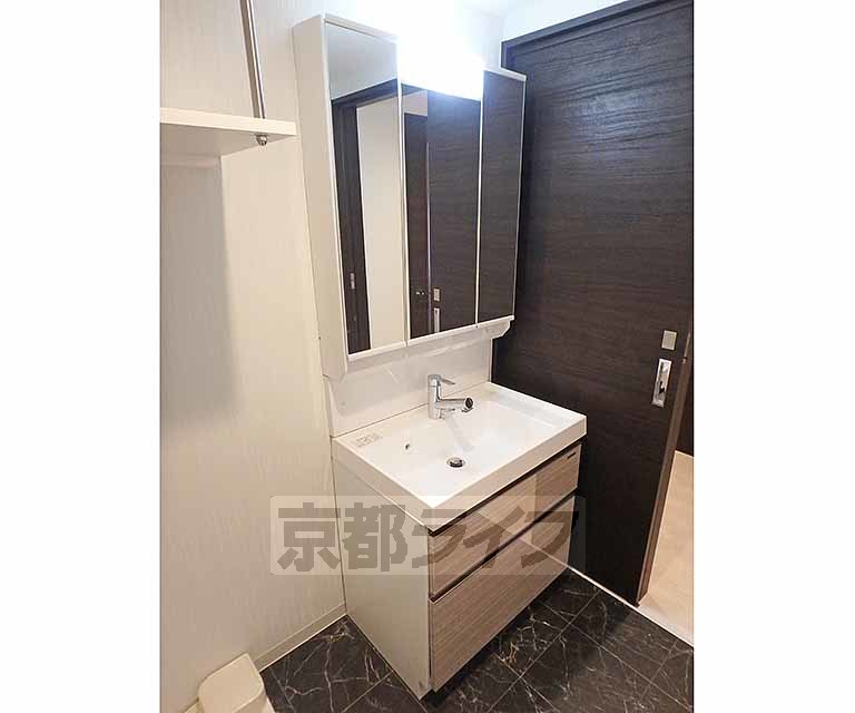 洗面設備　高級感のある洗面台！