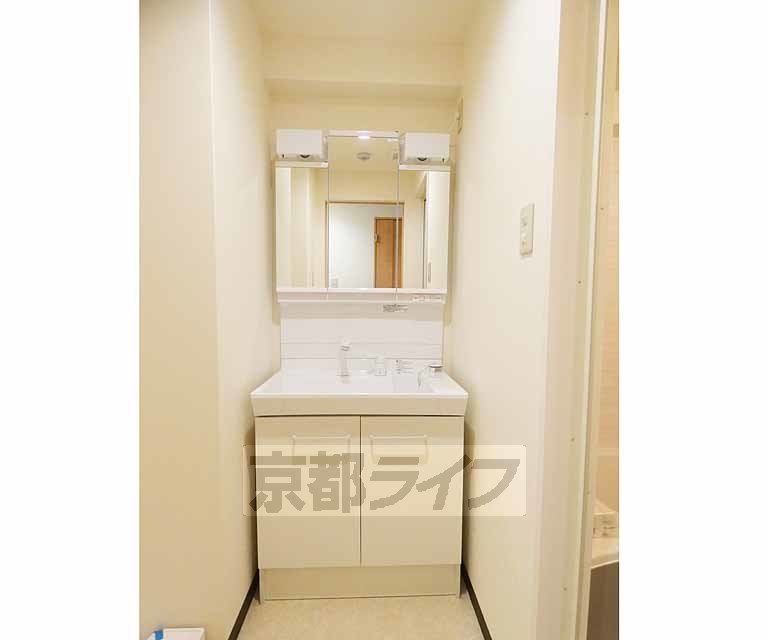 洗面設備　独立洗面台です。