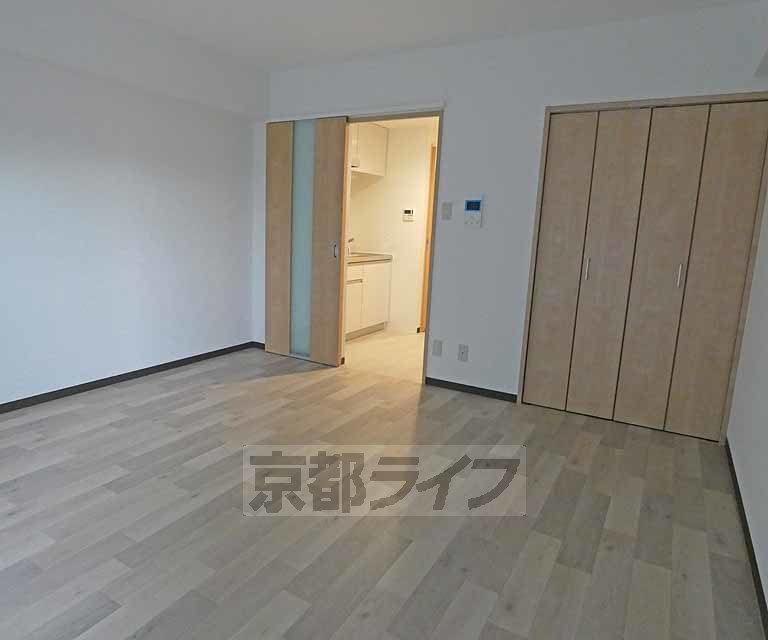 居室・リビング　綺麗なフローリングです。