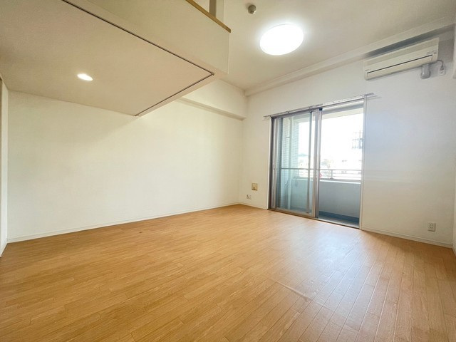 居室・リビング　別号室の写真です。