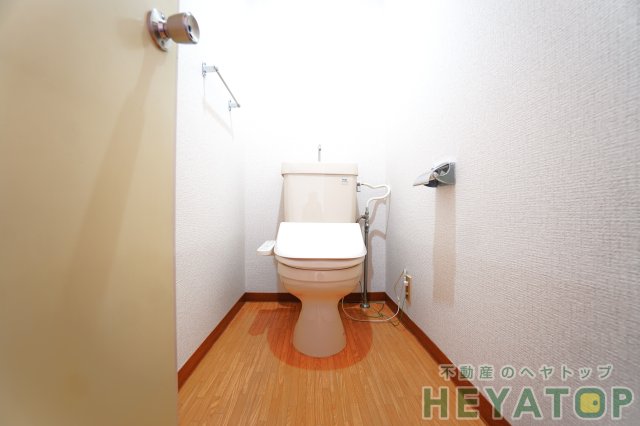 トイレ　温水洗浄便座