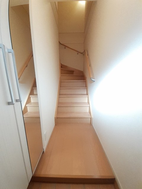 玄関　広いスペースの玄関です◇