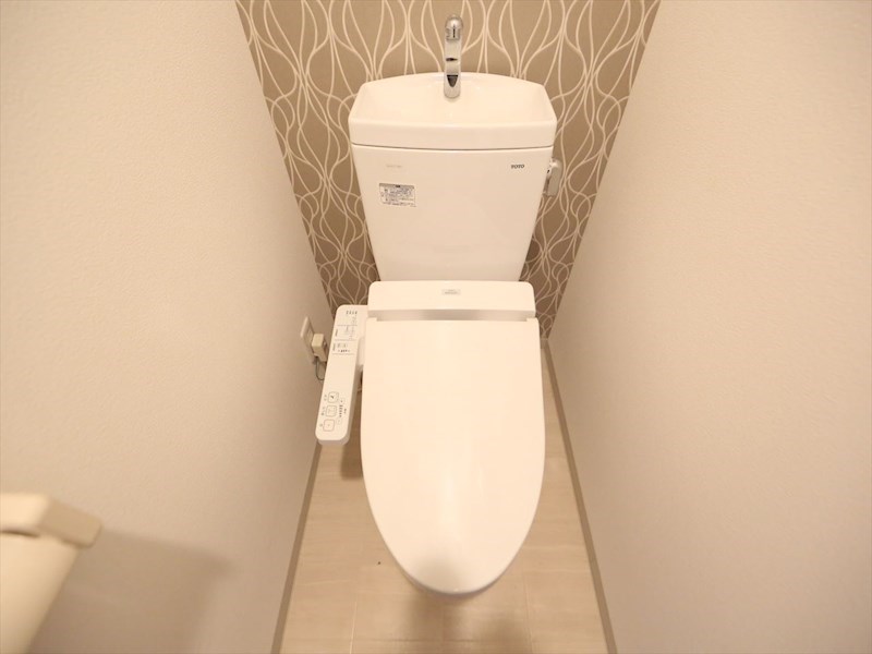 トイレ　温水洗浄暖房便座付トイレ