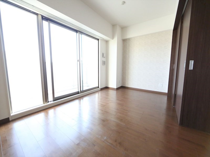 バルコニー　ＬＤＫ12.4帖　システムキッチン　南面バルコニー