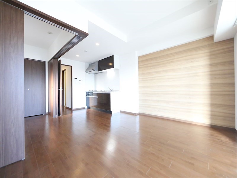 居室・リビング　ＬＤＫ12.4帖　洋室4.5帖　つなげても仕切っても使えます