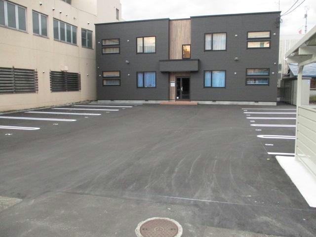 駐車場　駐車場