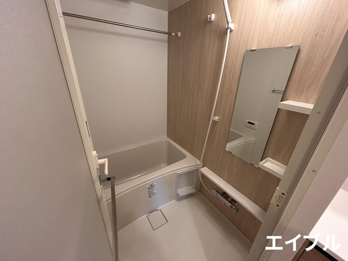 バス・シャワールーム　同じ部屋タイプの別部屋の写真です。現況と異なる場合は現況を優