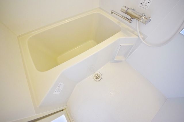 バス・シャワールーム　※別部屋参考写真です