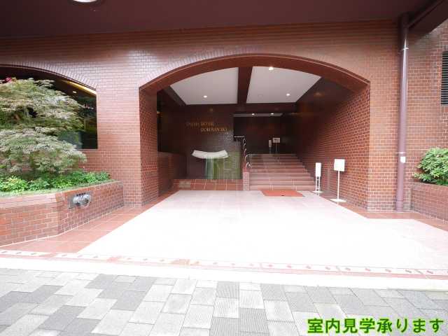 エントランス　パレロワイヤル六番町