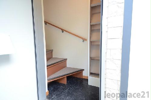 玄関　実際のお部屋と異なる場合がございます。