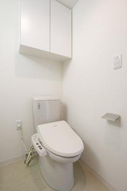 トイレ　※写真は同タイプ住戸です。