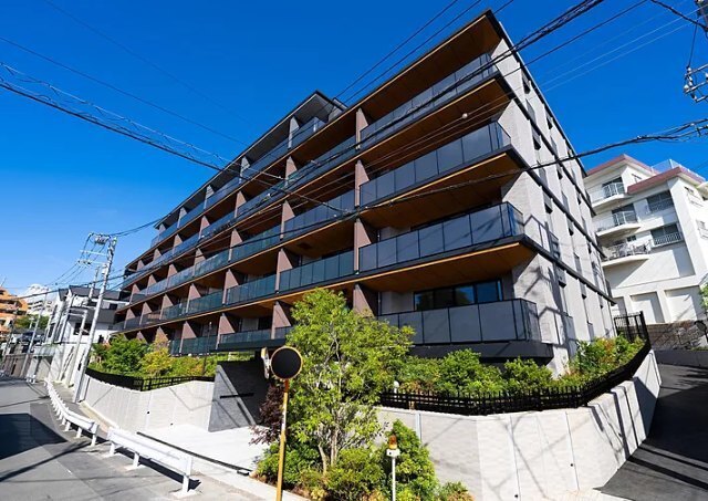 建物外観　外観タイル張りです