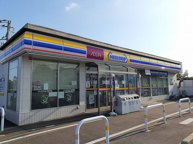 コンビニ　ミニストップ（コンビニ）まで750m
