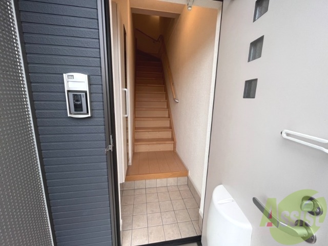 玄関　玄関からの様子を撮影してみました。動線になります。