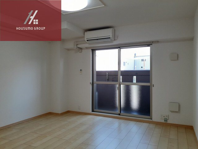 居室・リビング　こちらのリビングで趣味の時間をお楽しみください