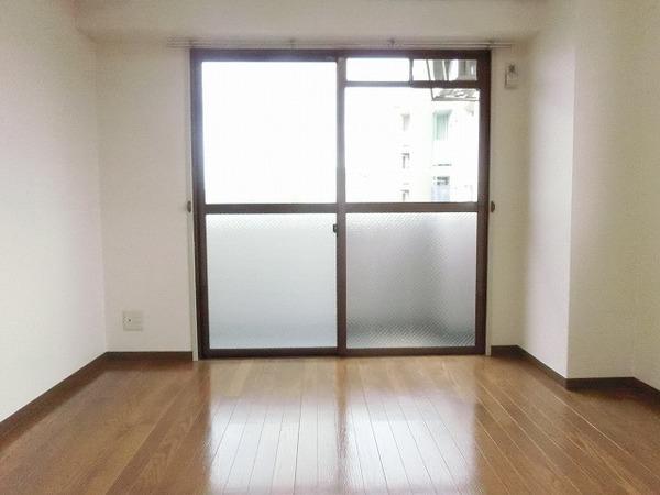 居室・リビング　日当たり良好！