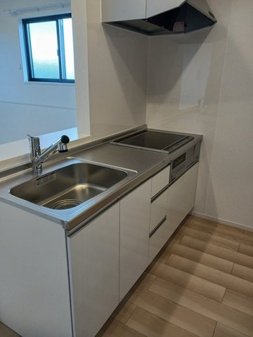 キッチン　コンパクトなキッチンで掃除もラクラク