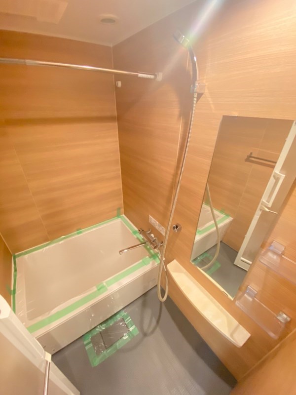 バス・シャワールーム　落ち着いた空間のお風呂です