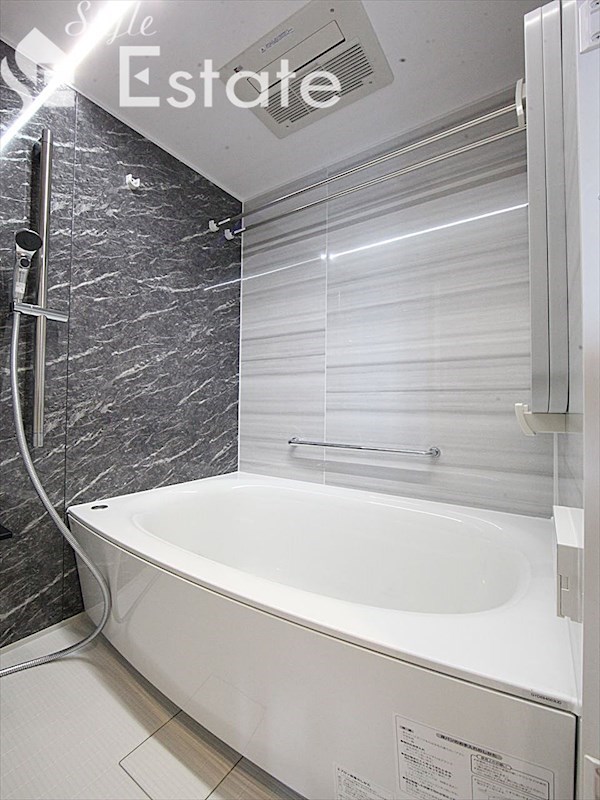 バス・シャワールーム　バスルーム