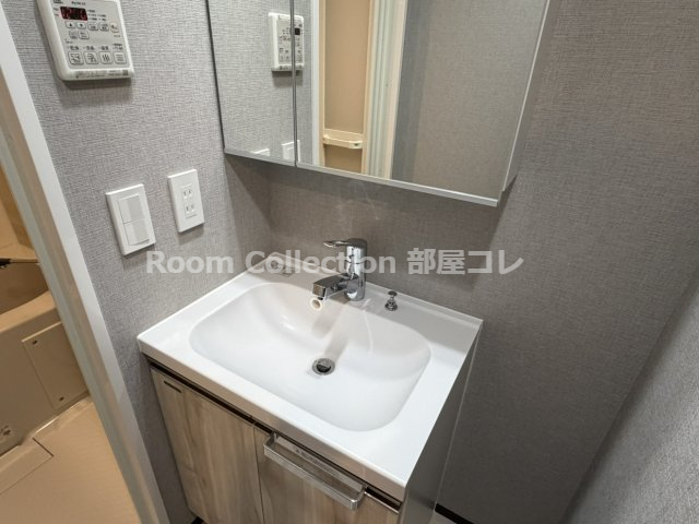 洗面設備　同シリーズイメージ写真 反転色違い 現況と異なる場合現況優先