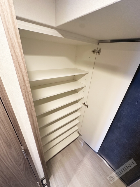 玄関　沢山の靴を収納可能です