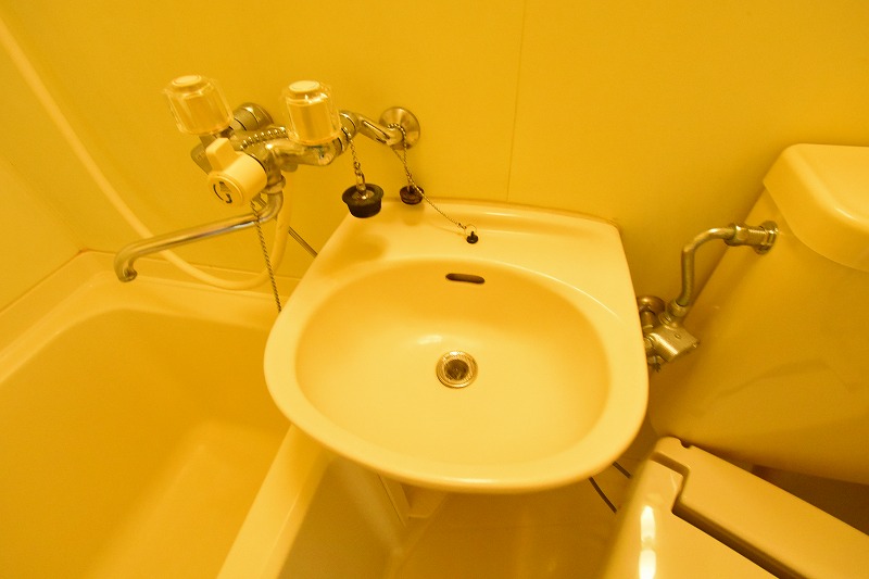 洗面設備　浴室内に洗面台付き！