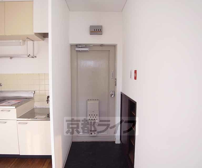 玄関　プチ下駄箱付き！