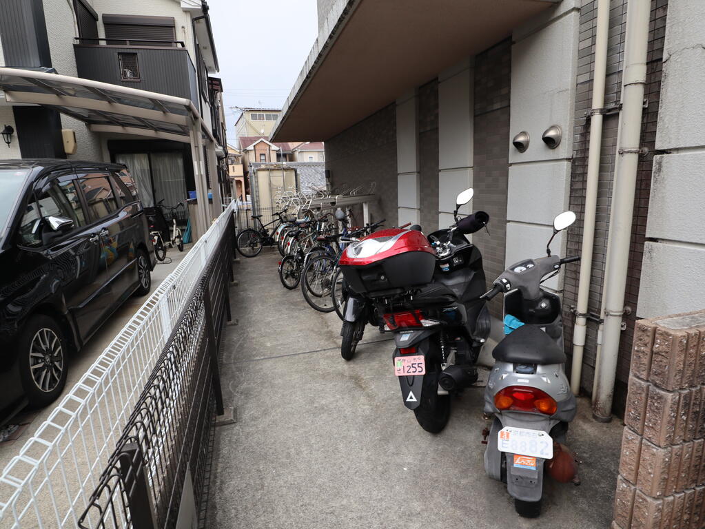 駐車場　駐輪場