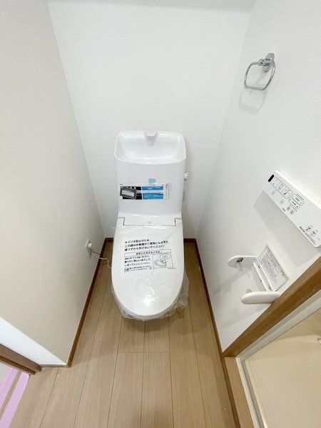 トイレ　トイレ