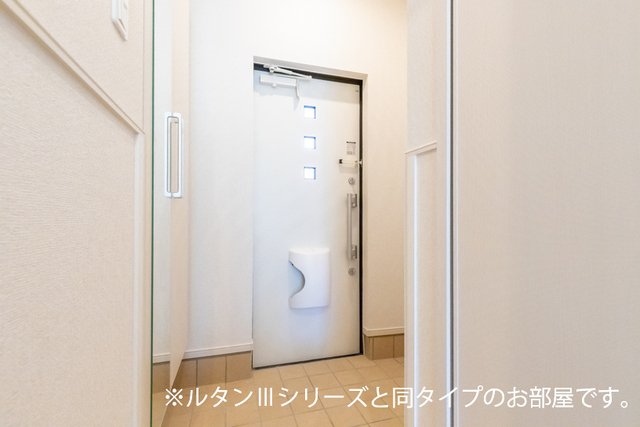 玄関　※完成前参考写真