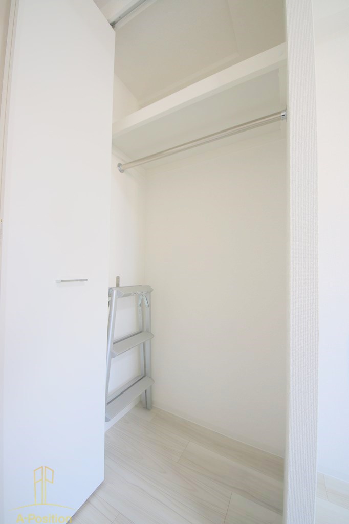 収納　セレニテ難波プリエ