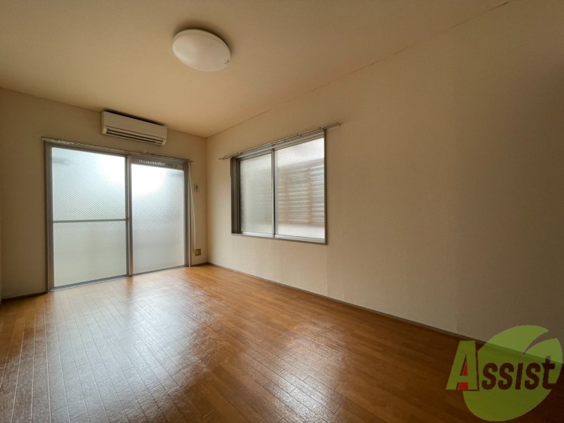 その他部屋・スペース　フローリングなので、ベッドも置くことが出来ますね。