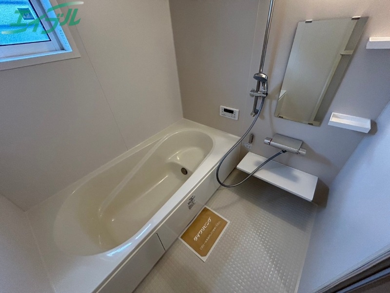 バス・シャワールーム　同物件別室反転タイプ