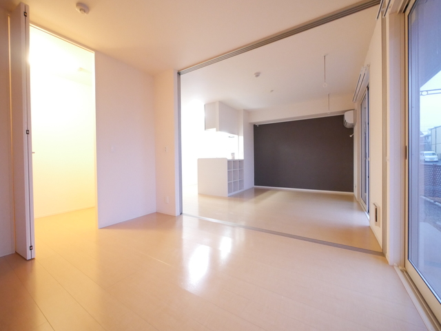 その他部屋・スペース　★明るい洋室で住み心地が良さそうですね★